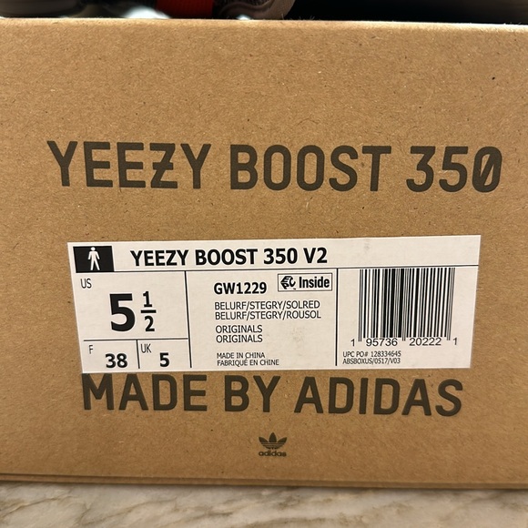 Yeezy Boost 350 Beluga Reflective - Picture 5 of 5